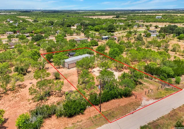 26th image of 138 County Road 2666, Devine, TX 78016 | MLS# 2008339
