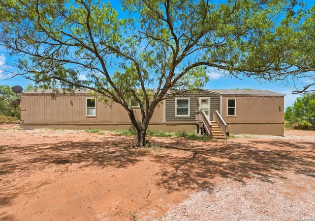 4th image of 138 County Road 2666, Devine, TX 78016 | MLS# 2008339