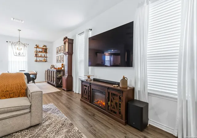 5th image of 261 Deer Crest Dr, New Braunfels, TX 78130 | MLS# 2008357