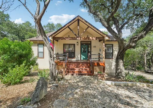 Photo 1 of Single family home for sale at 175 Lorne Rd, Canyon Lake, TX 78133 | MLS# 2008361 | Listing updated on 2026-09-08