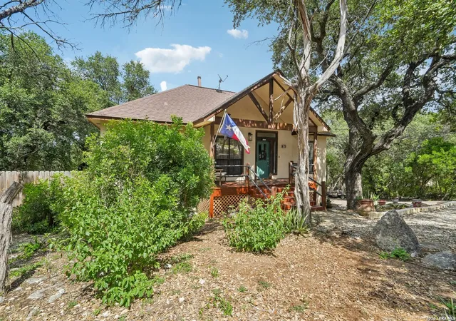 Photo 2 of Single family home for sale at 175 Lorne Rd, Canyon Lake, TX 78133 | MLS# 2008361 | Listing updated on 2026-09-08