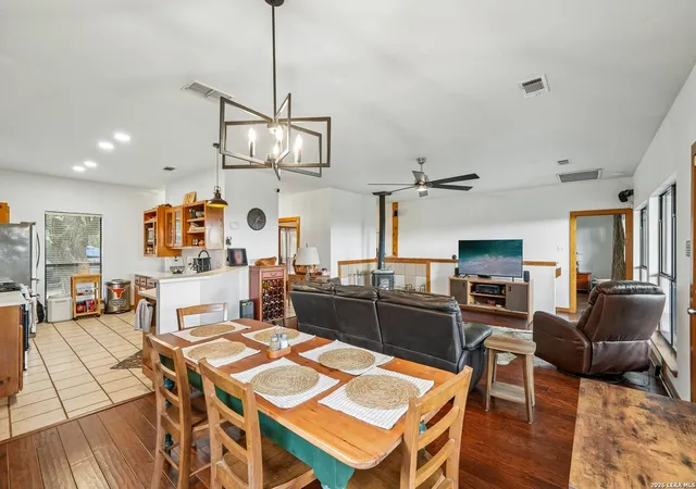 Photo 4 of Single family home for sale at 175 Lorne Rd, Canyon Lake, TX 78133 | MLS# 2008361 | Listing updated on 2026-09-08