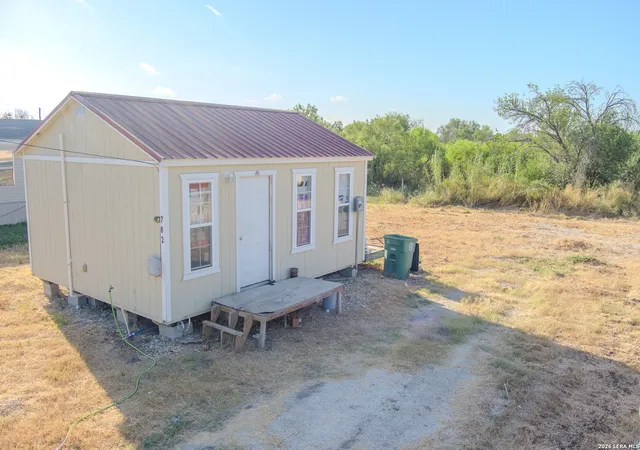 Photo 2 of Land for sale at 702 E Starr St, Crystal City, TX 78839 | MLS# 2008365 | Listing updated on 2026-08-24
