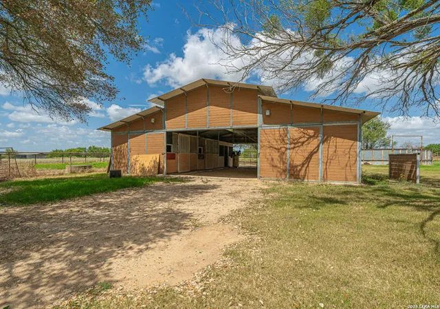 2nd image of 2095 E Fm 1518, St. Hedwig, TX 78152 | MLS# 2008378