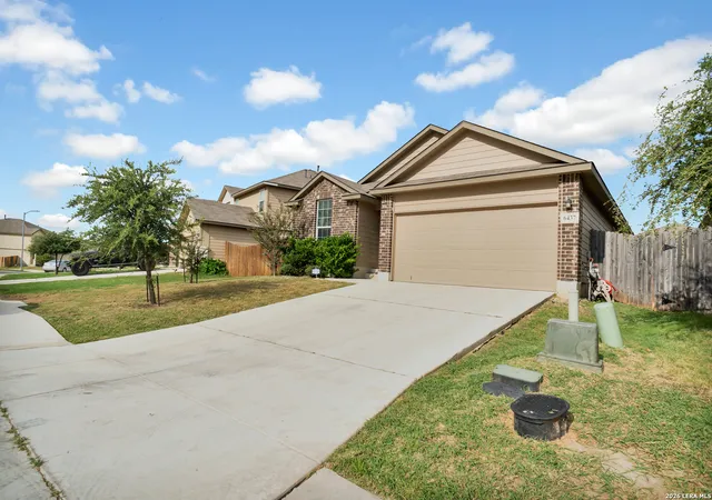 Photo 3 of Single family home for sale at 6437 N Hoffman Plain, San Antonio, TX 78252 | MLS# 2008379 | Listing updated on 2026-09-16