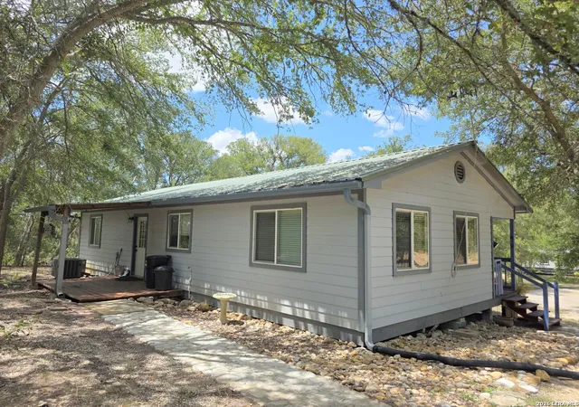 5th image of 1724 Old Lehmann Rd, Seguin, TX 78155 | MLS# 2008469