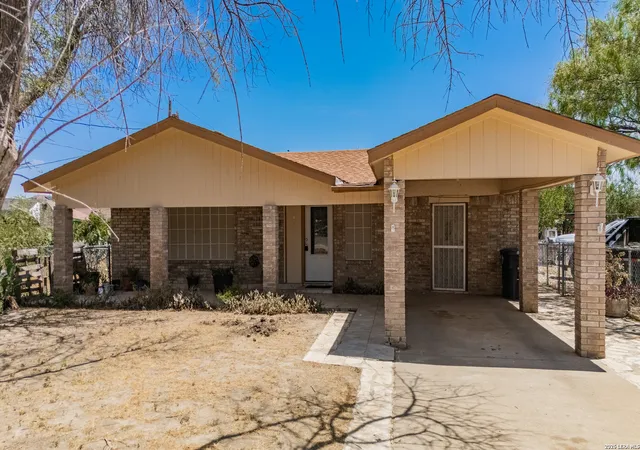 Photo 1 of Single family home for sale at 1105 Carthage Avenue, Eagle Pass, TX 78852 | MLS# 2008474 | Listing updated on 2026-09-19