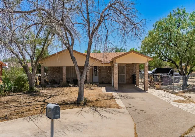 Photo 2 of Single family home for sale at 1105 Carthage Avenue, Eagle Pass, TX 78852 | MLS# 2008474 | Listing updated on 2026-09-19