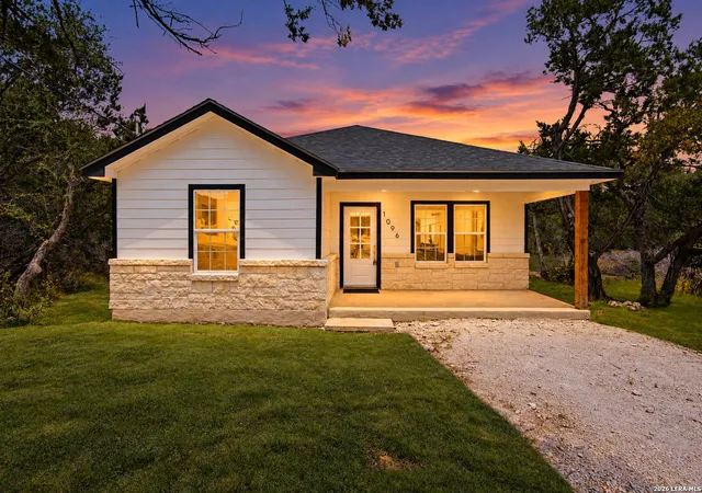 Photo 1 of Single family home for sale at 1096 Deer Valley Pass, Spring Branch, TX 78070 | MLS# 2008497 | Listing updated on 2026-10-28