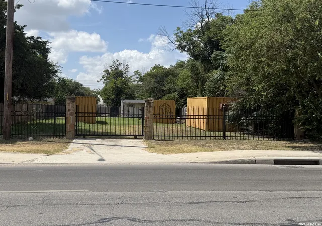 2nd image of 838 Culebra Rd, San Antonio, TX 78201 | MLS# 2008504
