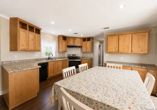 Photo 3 of Single family home for sale at 4814 Young Oak, Elmendorf, TX 78112 | MLS# 2008509 | Listing updated on 2026-09-08