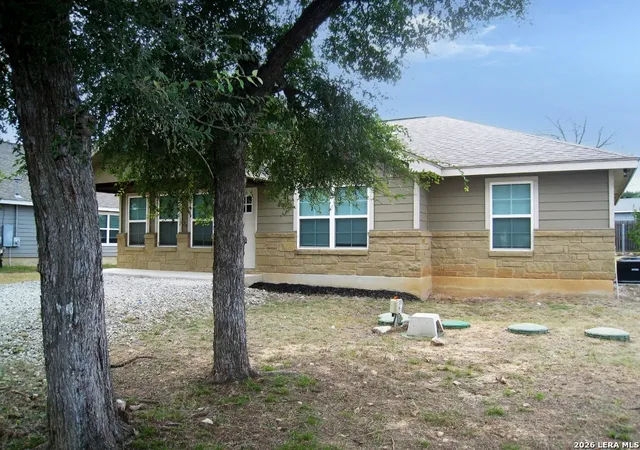 2nd image of 1229 Bob White Dr, Spring Branch, TX 78070 | MLS# 2008556
