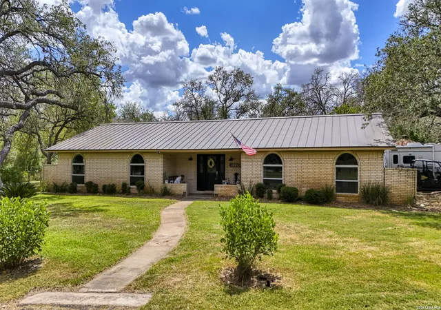 5th image of 101 Cynthia, Pleasanton, TX 78064 | MLS# 2008578