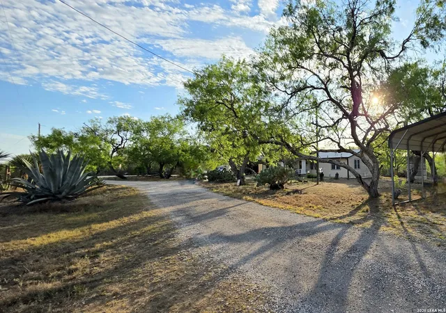 4th image of 4029 County Road 117, Floresville, TX 78114 | MLS# 2008579