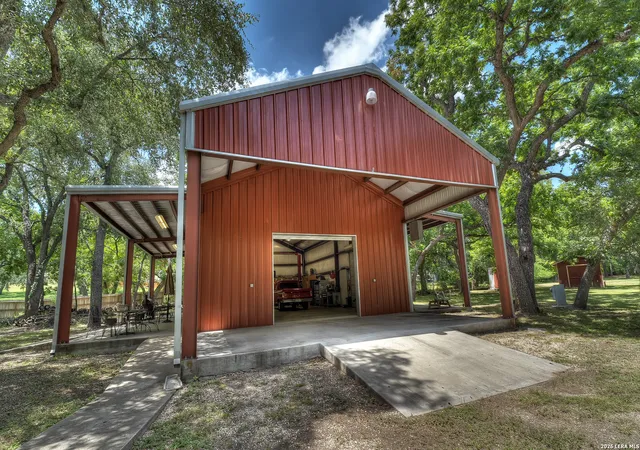 Photo 2 of Single family home for sale at 114 Trickling Creek Rd, Leakey, TX 78873 | MLS# 2008583 | Listing updated on 2026-09-08