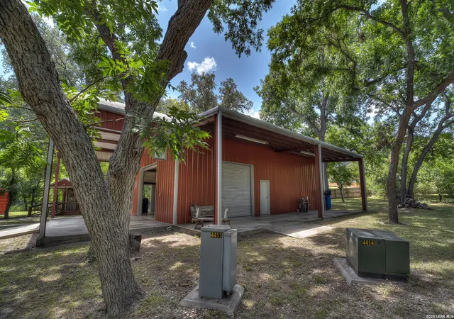 Photo 3 of Single family home for sale at 114 Trickling Creek Rd, Leakey, TX 78873 | MLS# 2008583 | Listing updated on 2026-09-08