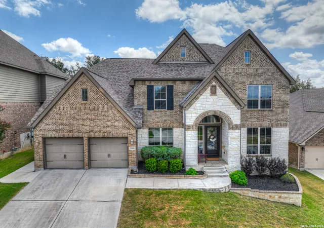 Photo 2 of Sale Pending at 25818 Enchanted Dawn, San Antonio, TX 78255 | MLS# 2008589 | Listing updated on 2026-08-30