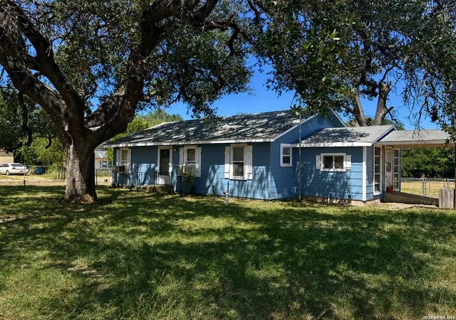 Photo 2 of Single family home for sale at 529 Avenue E, Poteet, TX 78065 | MLS# 2008598 | Listing updated on 2026-08-25