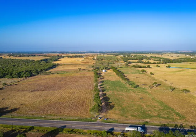 Land for sale at 7110 Us Hwy 181, Poth, TX 78147 | MLS# 2008604