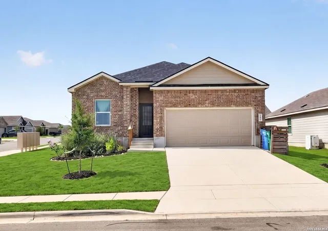 2nd image of 201 Wolf Crest Blvd, Seguin, TX 78155 | MLS# 2008608