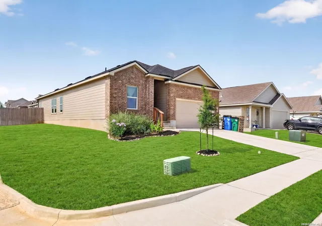 3rd image of 201 Wolf Crest Blvd, Seguin, TX 78155 | MLS# 2008608