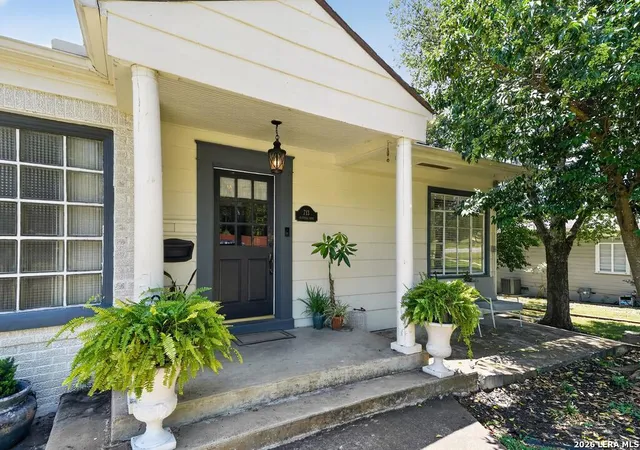 Photo 2 of Single family home for sale at 713 Bluebell Rd, Kerrville, TX 78028 | MLS# 2008616 | Listing updated on 2026-08-24