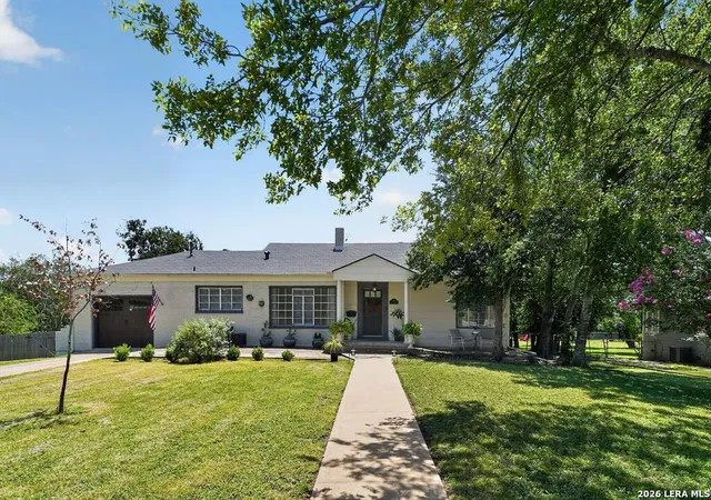 Photo 3 of Single family home for sale at 713 Bluebell Rd, Kerrville, TX 78028 | MLS# 2008616 | Listing updated on 2026-08-24