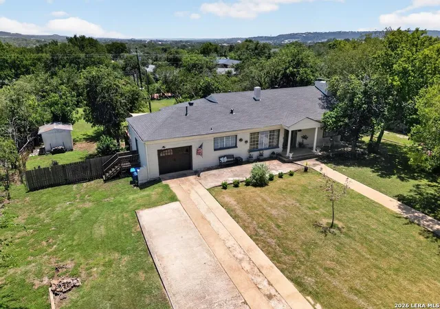 Photo 4 of Single family home for sale at 713 Bluebell Rd, Kerrville, TX 78028 | MLS# 2008616 | Listing updated on 2026-08-24