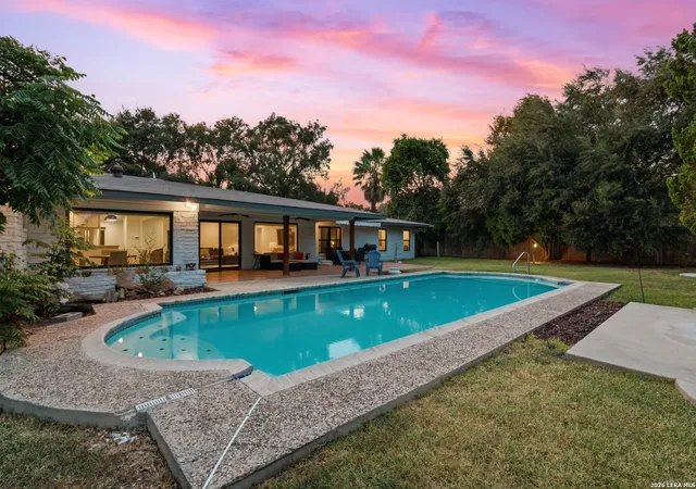 Photo 1 of Single family home for sale at 204 Gardenview, Castle Hills, TX 78213 | MLS# 2008620 | Listing updated on 2026-09-10