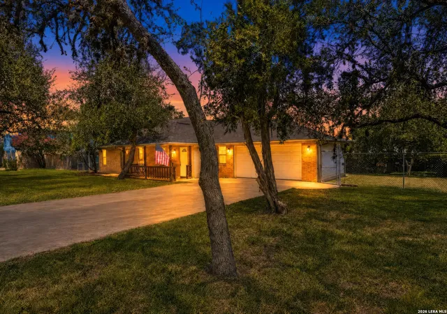 Photo 2 of Single family home for sale at 2071 Candlelight Dr, Canyon Lake, TX 78133 | MLS# 2008628 | Listing updated on 2026-08-25