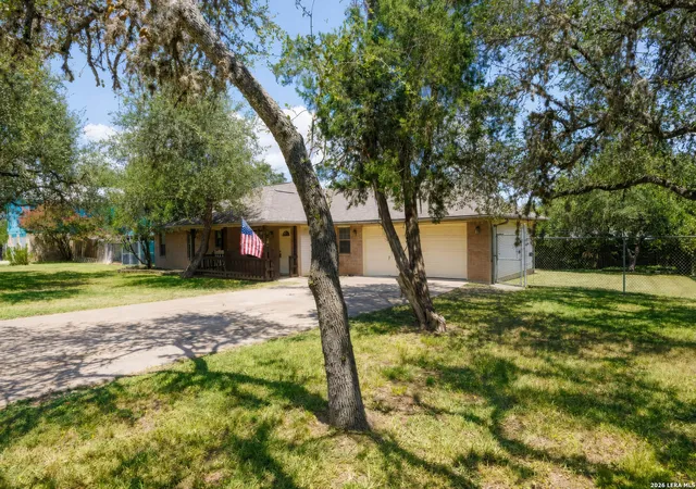 Photo 26 of Single family home for sale at 2071 Candlelight Dr, Canyon Lake, TX 78133 | MLS# 2008628 | Listing updated on 2026-08-25