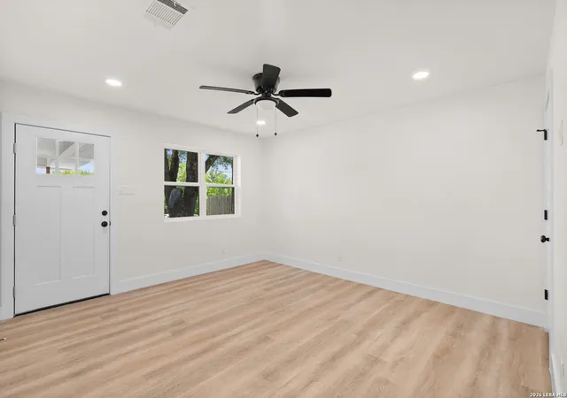 Photo 4 of Single family home for sale at 316 George, Kerrville, TX 78028 | MLS# 2008632 | Listing updated on 2026-09-11