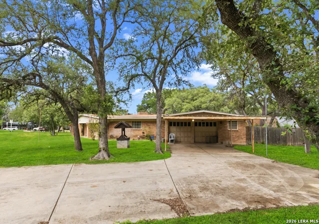 Photo 3 of Single family home for sale at 210 Kimberly Dr, Universal City, TX 78148 | MLS# 2008649 | Listing updated on 2026-08-25