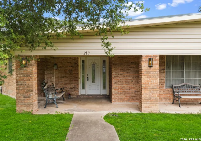 Photo 3 of Single family home for sale at 210 Kimberly Dr, Universal City, TX 78148 | MLS# 2008649 | Listing updated on 2026-08-25