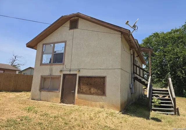 1st image of 605 E, Floresville, TX 78114 | MLS# 2008655