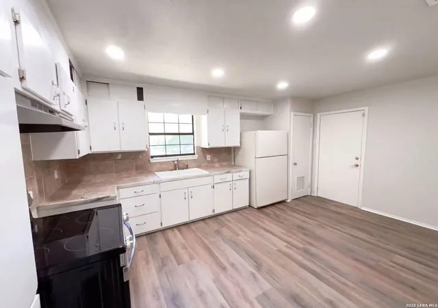 Photo 4 of Single family home for sale at 222 Colebrook Dr, San Antonio, TX 78228 | MLS# 2008735 | Listing updated on 2026-09-18