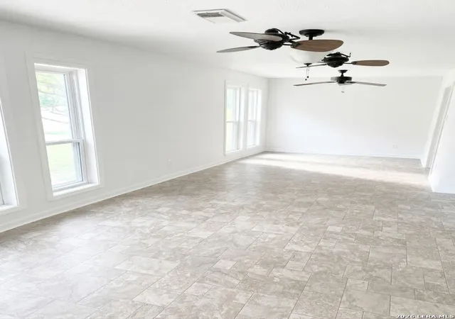 4th image of 907 Redway Ln, Houston, TX 77062 | MLS# 2008746