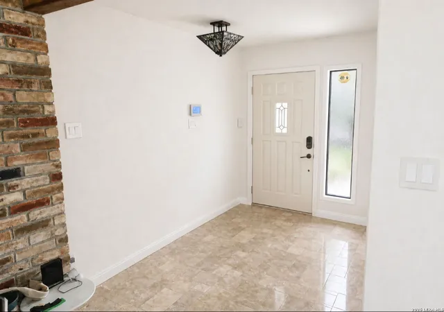 5th image of 907 Redway Ln, Houston, TX 77062 | MLS# 2008746