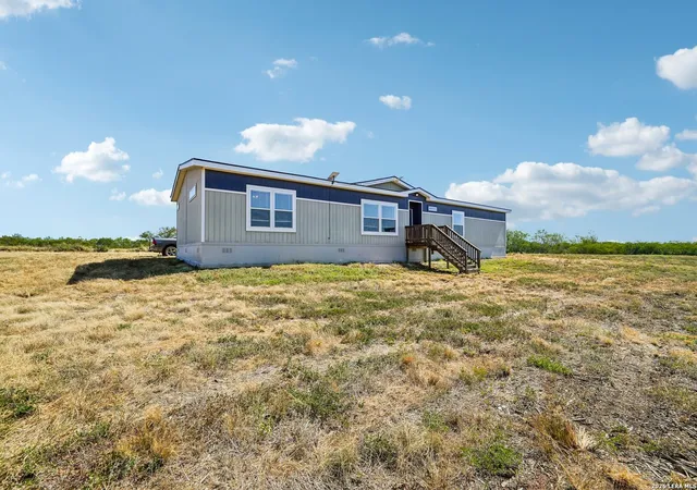 Photo 3 of Single family home for sale at 290 Lilly Bear Ln, Moore, TX 78057 | MLS# 2008752 | Listing updated on 2026-09-11