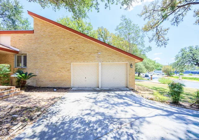 Photo 4 of Sale Pending at 2143 Green Creek St, San Antonio, TX 78232 | MLS# 2008757 | Listing updated on 2026-09-09