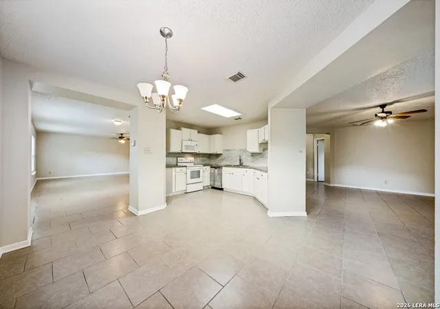 5th image of 8015 Chestnut Gate Dr, Converse, TX 78109 | MLS# 2008764
