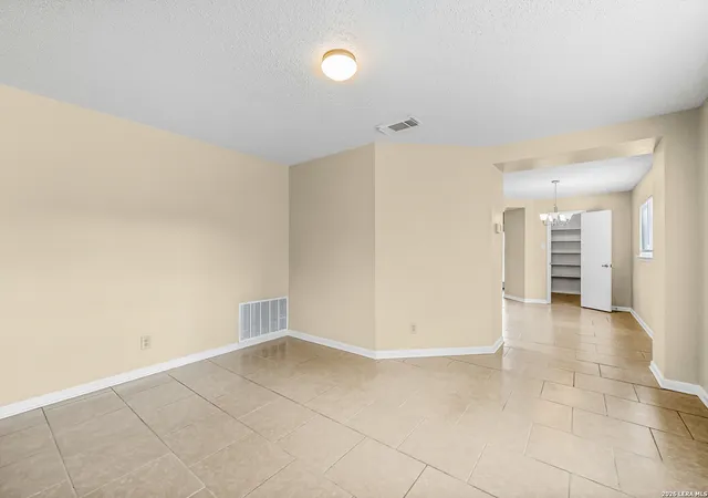 Photo 4 of Single family home for sale at 8015 Chestnut Gate Dr, Converse, TX 78109 | MLS# 2008764 | Listing updated on 2026-10-29