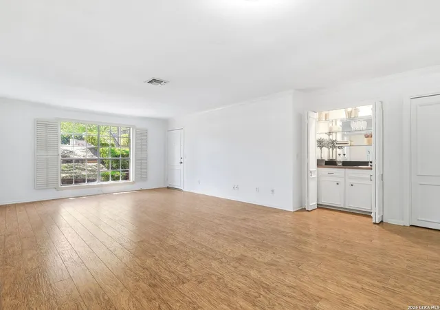 1st image of 7926 Broadway, San Antonio, TX 78209