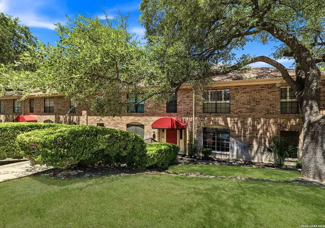 2nd image of 7926 Broadway, San Antonio, TX 78209