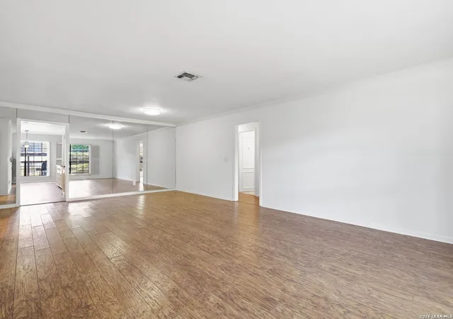 4th image of 7926 Broadway, San Antonio, TX 78209