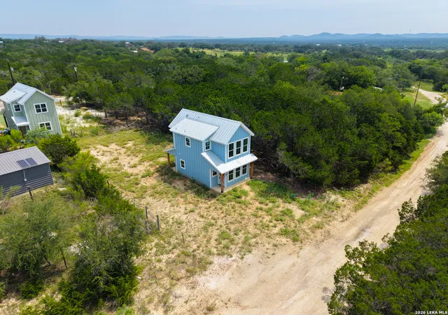 Photo 1 of Single family home for sale at 272 Broken Bow, Bandera, TX 78003 | MLS# 2008769 | Listing updated on 2026-10-12
