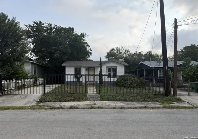 Photo 2 of Single family home for sale at 315 Muegge, San Antonio, TX 78202 | MLS# 2008789 | Listing updated on 2026-08-25