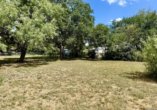 29th image of 900 E Huntington, Beeville, TX 78102 | MLS# 2008822