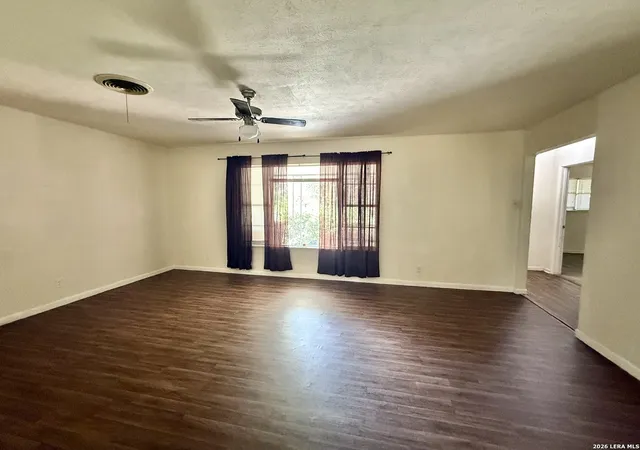 Photo 4 of Single family home for sale at 900 E Huntington, Beeville, TX 78102 | MLS# 2008822 | Listing updated on 2026-09-22