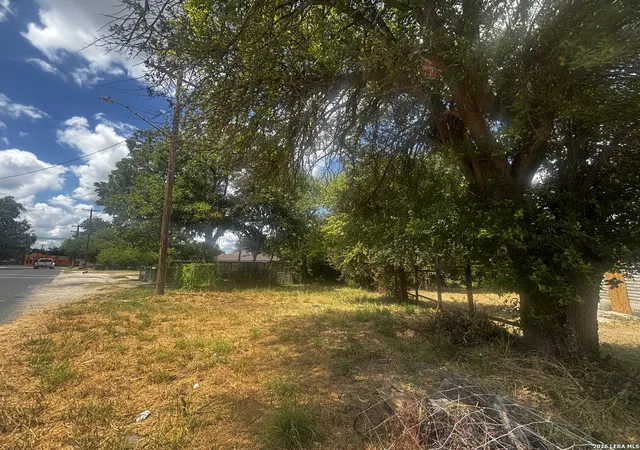Photo 4 of Land for sale at 435 Vine, San Antonio, TX 78210 | MLS# 2008831 | Listing updated on 2026-09-12